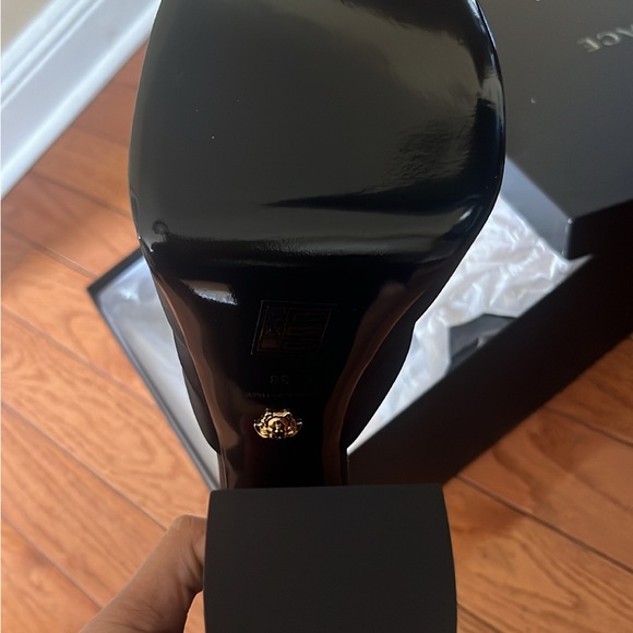 NEW Versace Medusa Aveitas pump - Picture 2 of 9